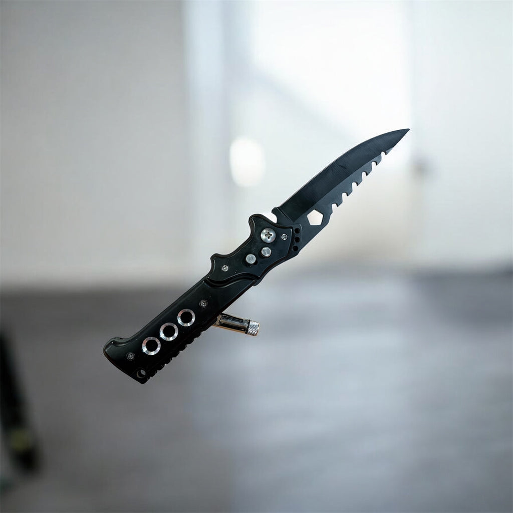 Folding Knife’s Black Colour ￼